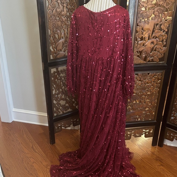 Glamorous Burgundy Sequin Evening Gown - Picture 4 of 9
